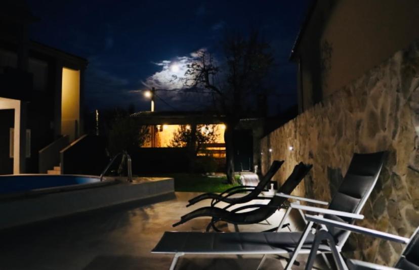 Iva Apartman Sa Bazenom Donji Zemunik Εξωτερικό φωτογραφία