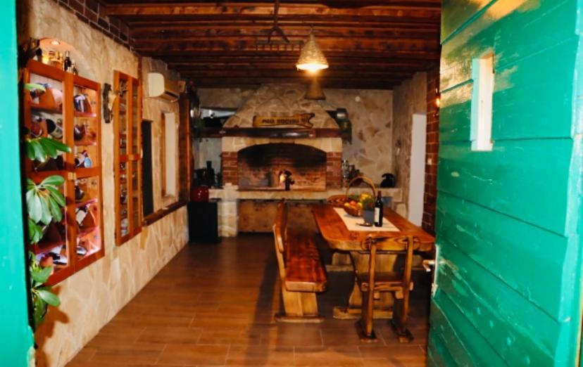 Iva Apartman Sa Bazenom Donji Zemunik Εξωτερικό φωτογραφία